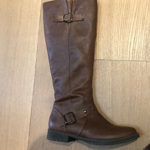 Born Turne Boots worn once 8.5